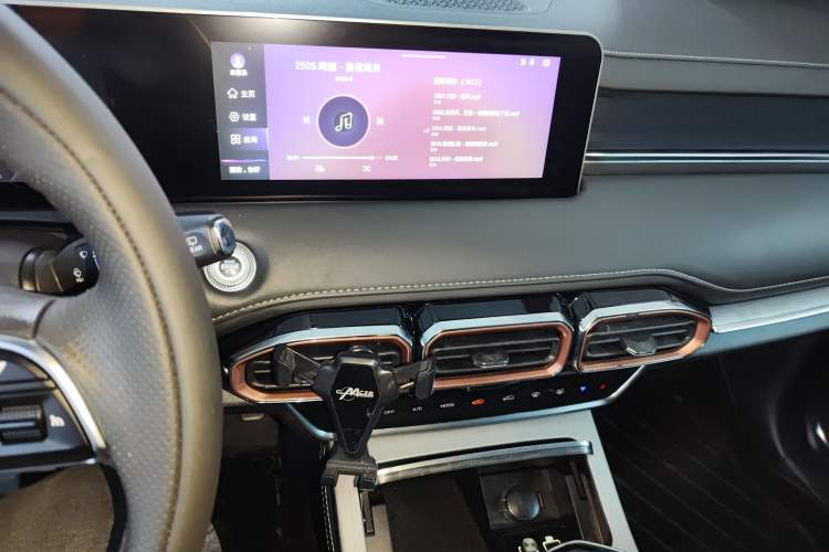 Used JETOUR X70 PLUS 2022 1.5T CVT Mountain 7-Seater Audio And AC Panel