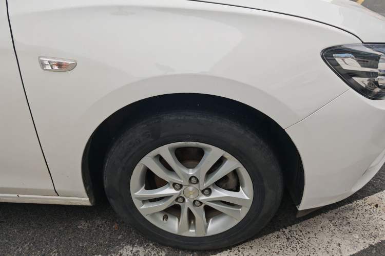 Used Chevrolet Cavalier 2019 325T Dual-Clutch Xinyue Edition Right Front Wheel Hub