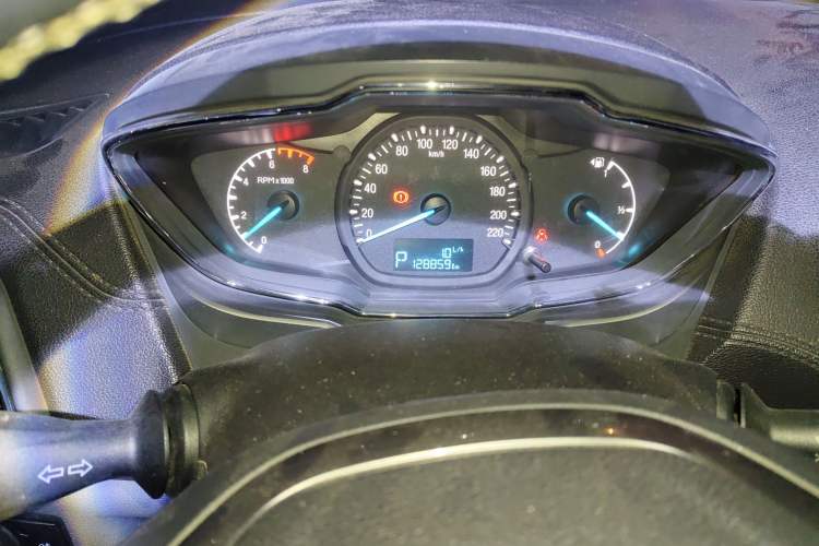 Used Ford Escort 2015 1.5L Automatic Fashion Model
