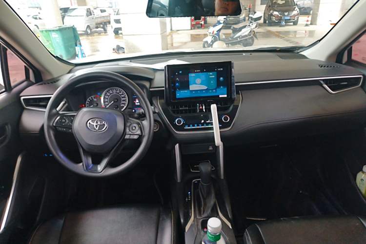 Used Toyota Corolla Cross 2022 2.0L Elite Edition Center Console