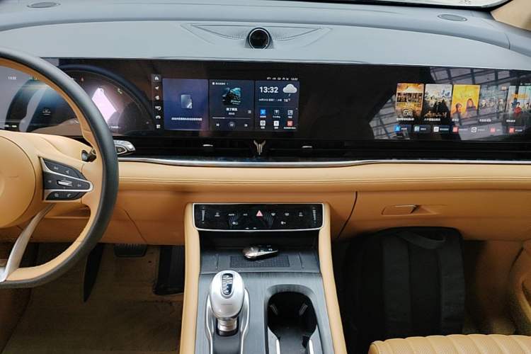 Used VOYAH Dream 2024 PHEV Ultra-Long Range Flagship Edition
