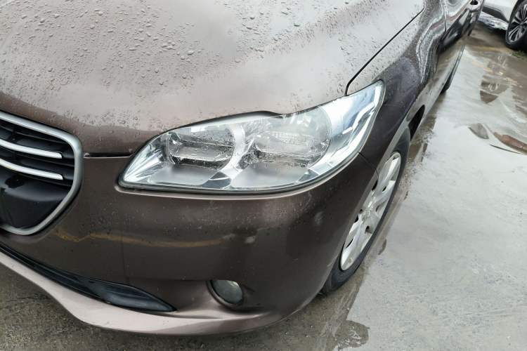 Used Peugeot 301 2014 1.6L Manual Comfort Edition
