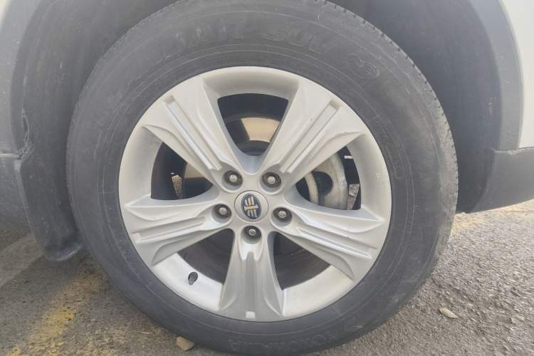 Used Bestune X80 2013 2.0L automatic comfort version
