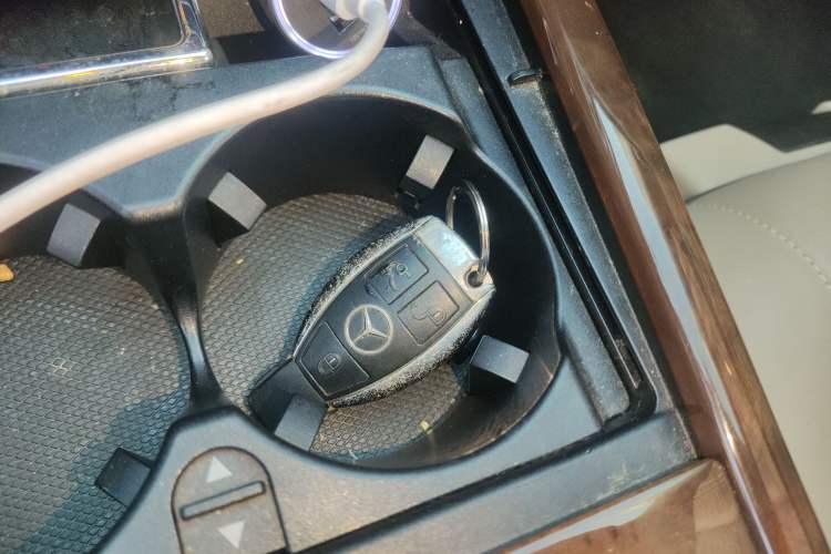 Used Mercedes-Benz E-Class 2015 E 260 L
