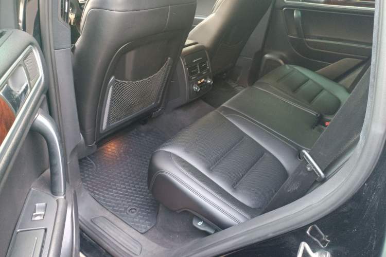 Used Volkswagen Touareg 2011 3.0 TDI Diesel Luxury Model
