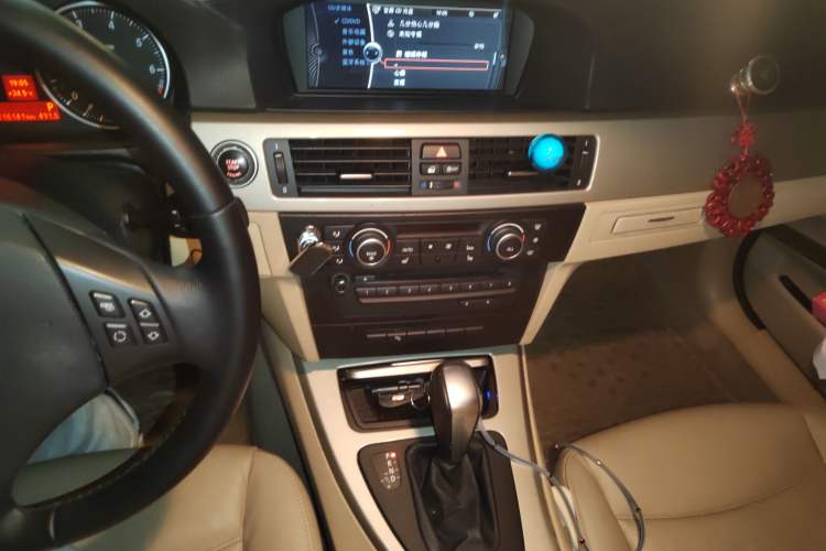 Used BMW 3 Series 2011 320i Luxury Edition