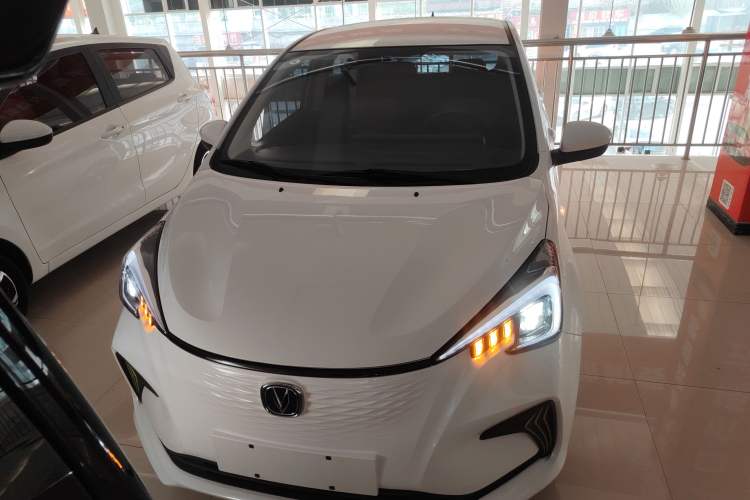 Used CHANGAN Benni E-Star 2022 Qingxin Edition Colorful Model Lithium Iron Phosphate Front