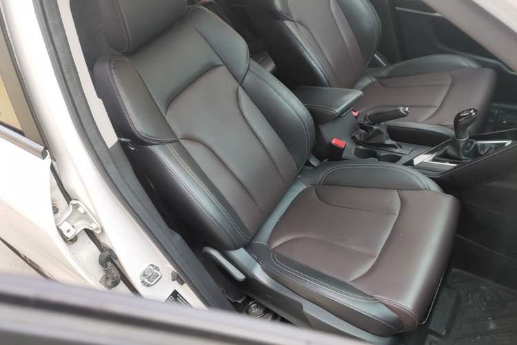 Used CHANGAN CS15 2019 1.5L Manual Entry-Level Version China VI Standard