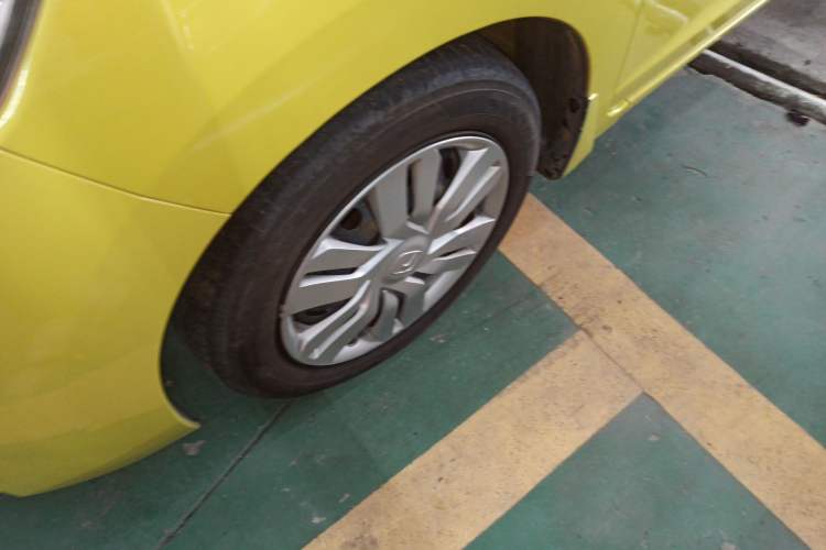 Used Honda Fit 2016 1.5L LXS CVT Comfort Sunroof Version Left Front Wheel Hub