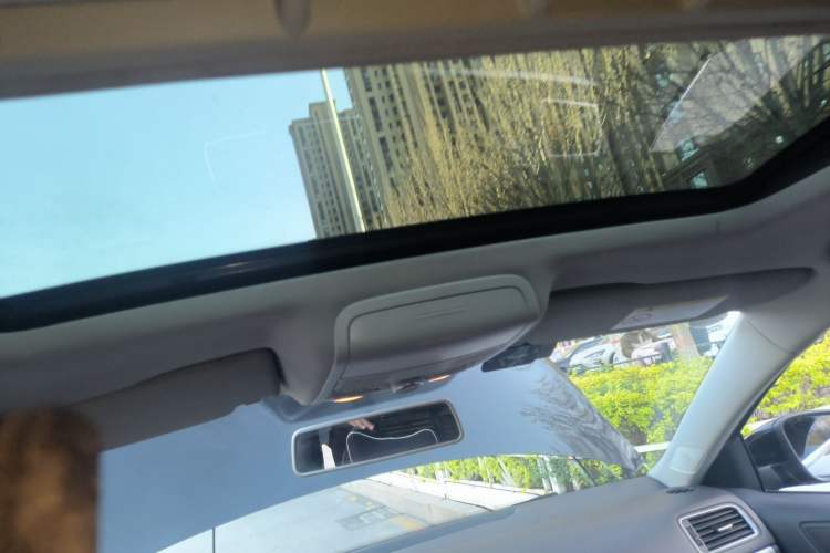 Used Volkswagen Sagitar 2014 Revised Version 1.6L Manual Comfort Edition Headliner