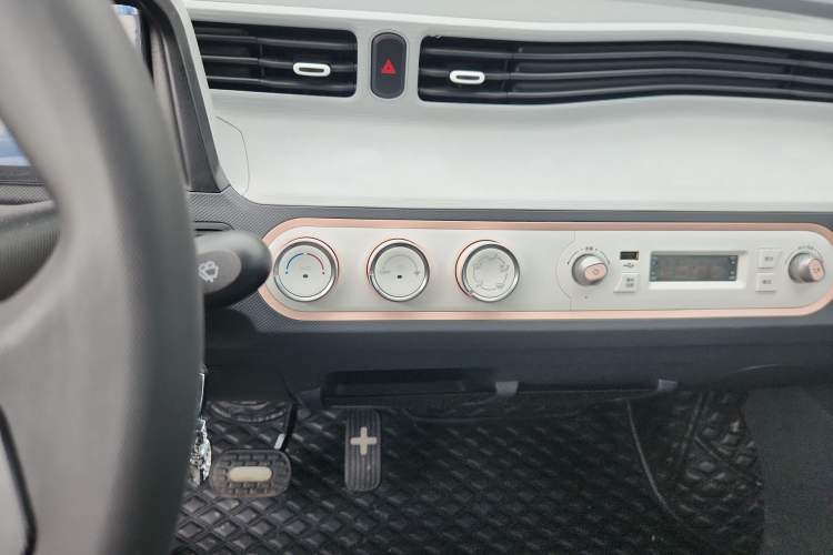 Used Wuling Hongguang MINIEV 2022 Macaron Premium Model – Lithium Ternary Battery