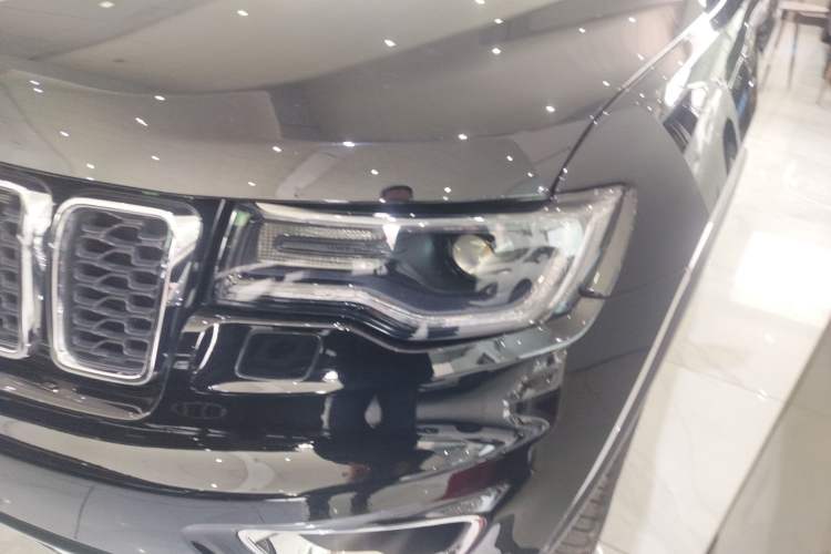 Used Jeep Grand Cherokee 2020 3.0L Elite Navigation Edition Left Front Headlight