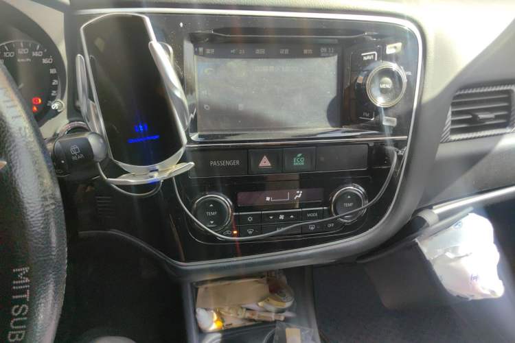 Used Mitsubishi Outlander 2014 2.4L 4x4 Deluxe Value Edition 5 Seats
