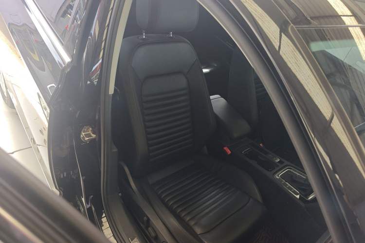 Used Volkswagen Magotan 2019 330TSI DSG Luxury Model China V Standard Right Front Seat