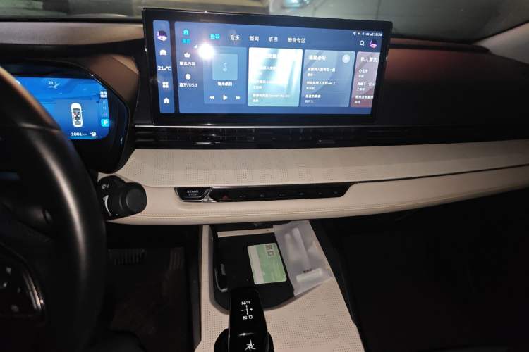 Used Geely Auto Emgrand L HiP 2022 1.5TD-DHT Pro 100KM Super Rui Audio And AC Panel