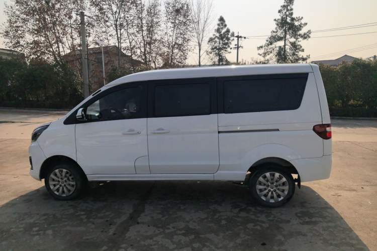 Used Jinbei Gold Hiace M Classic 2022 1.5L Engineering Lion Passenger Vehicle 5 Seats