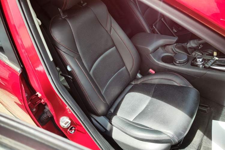 Used Mazda 3 Axela 2016 Sedan 1.5L Automatic Luxury Model
