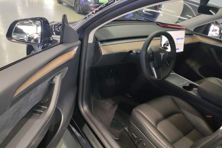 Used Tesla Model Y 2021 Standard Range Rear-Wheel Drive Version