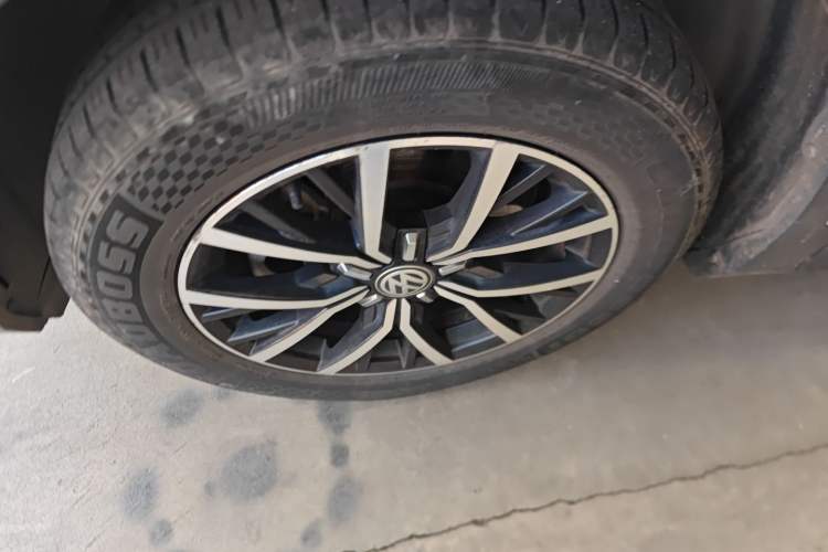 Used Volkswagen Tiguan L 2018 Facelift 330TSI Automatic Two-Wheel Drive Luxury Edition Left Front Wheel Hub