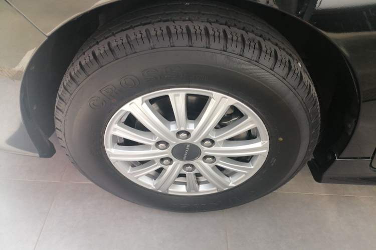 Used SAIC MAXUS G20 2023 Facelifted ES 2.0T Gasoline Automatic Value Edition
