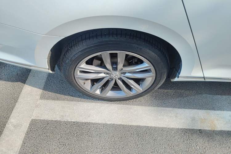 Used Volkswagen Variant 2017 380TSI Two-Wheel Drive Comfort Edition
