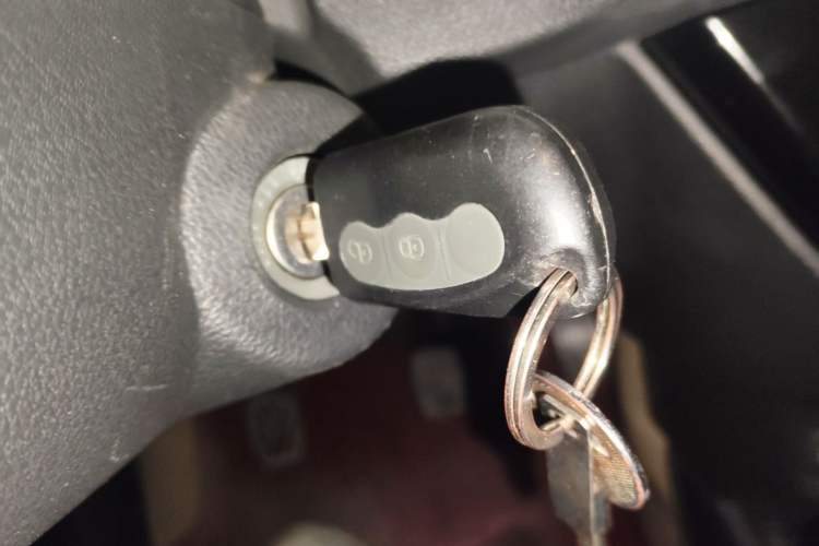 Used CHANGAN OSHAN Olisway 2013 1.4L Manual Jingyue Model
