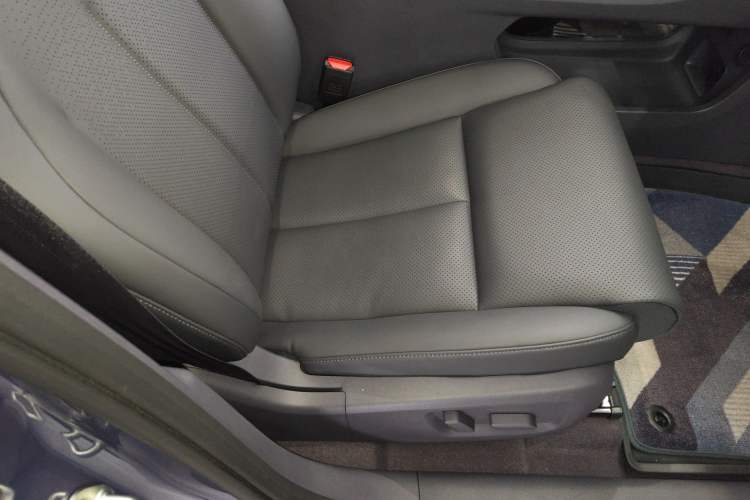 Used Nissan N6 2026 Model 180 Max Right Front Seat