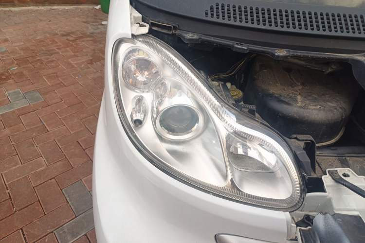 Used smart fortwo 2012 1.0 MHD Hardtop Comfort Edition Right Front Headlight