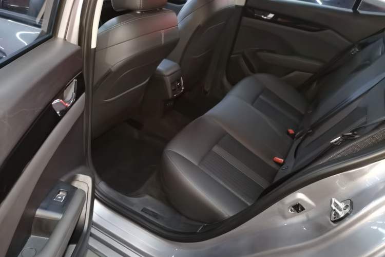 Used Dongfeng Aeolus Yixuan 2020 230T Automatic Advanced Edition
