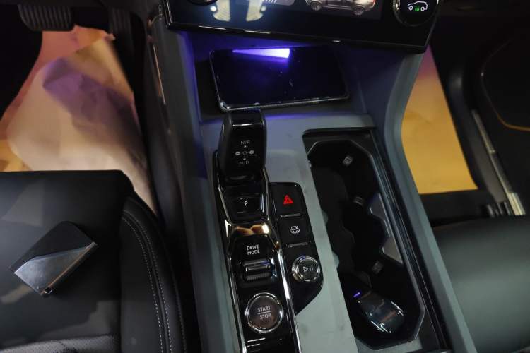 Used Lynk & Co 09 EM-P 2021 2.0T PHEV Halo Six-Seater
