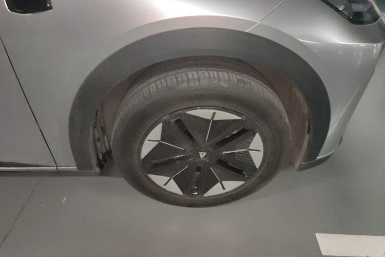 Used Deepal S07 2024 215Max Range-Extended Version Right Front Wheel Hub