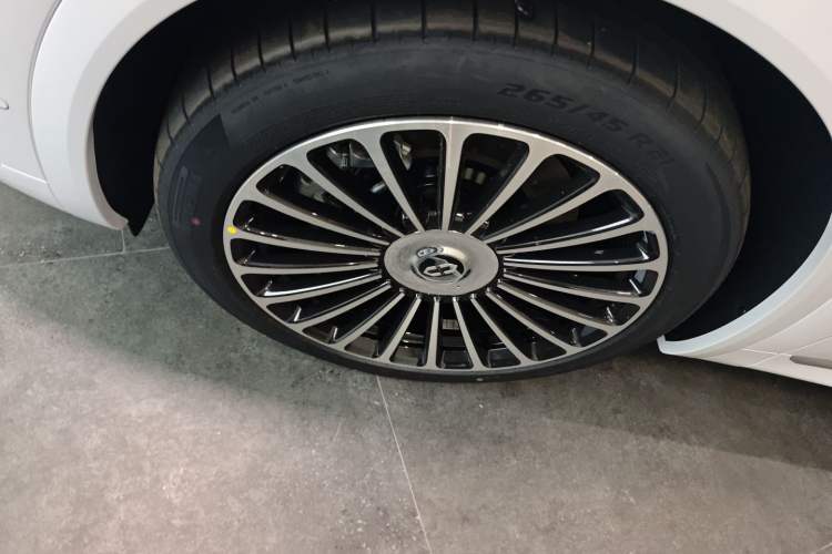 Used Hima AITO M8 2025 Model, Pure Electric Max+ Five-Seat All-Wheel-Drive Version Exterior 4