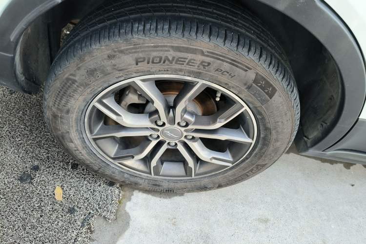 Used Land X7 2018 Jingyue 1.5T Panoramic Luxury Model Exterior 4