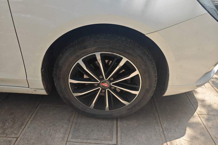 Used Roewe i5 2020 1.5L Automatic 4G Connect Luxury Flagship Edition
