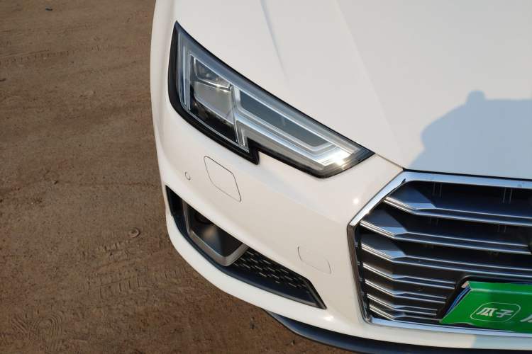 Used Audi A4L 2019 40 TFSI Fashion Edition China VI Emission Standard