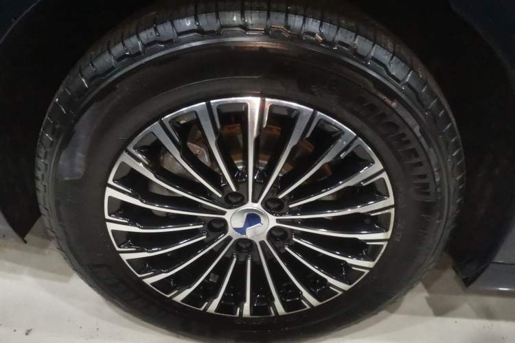 Used Denza D9 2022 DM-i 970 Four-Wheel Drive Flagship Model
