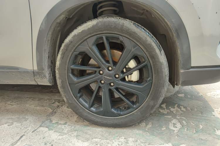 Used Dongfeng Aeolus Huge 2022 Mach Dual-Motor 1.5T MHD Dare-to-Dream Edition Right Front Wheel Hub