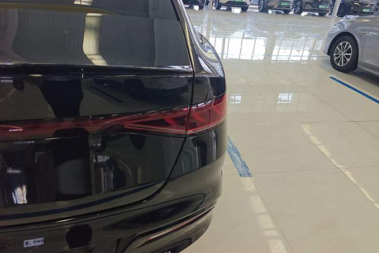 Used BYD Qin PLUS 2021 DM-i 55KM Flagship Model Right Rear Taillight