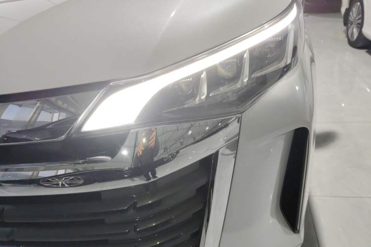 Used GAC Trumpchi M6 2024 MAX 270T WDCT Luxury Edition
