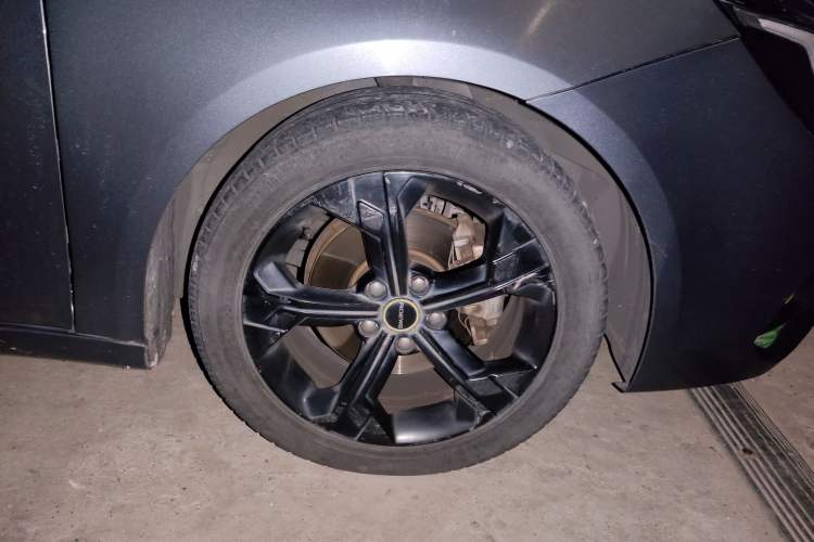 Used Roewe i6 MAX New Energy 2020 1.5T PHEV Cool & Stylish Skyroof Edition Right Front Wheel Hub