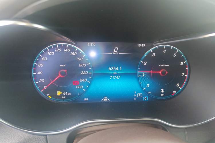 Used Mercedes-Benz GLC 2020 GLC 300 L 4MATIC Dynamic Edition Odometer Close Up