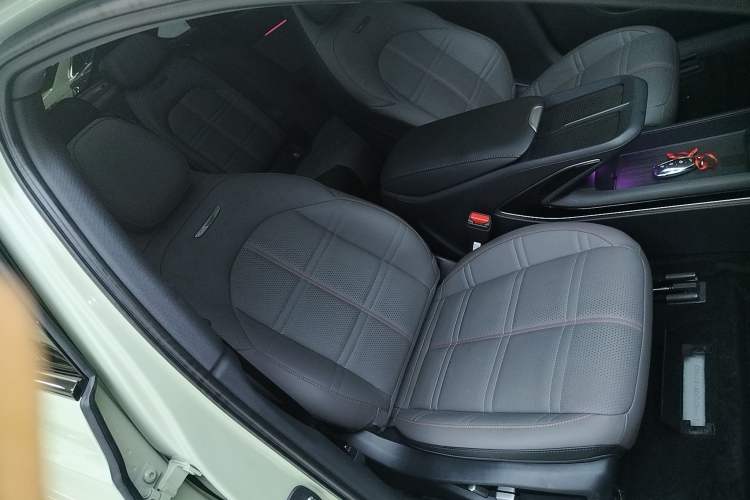 Used Hongqi EH7 2024 690 Pro Glory Edition
