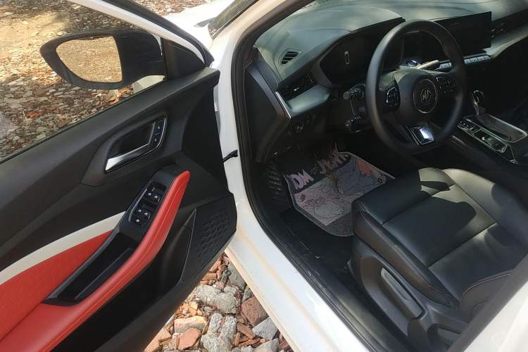 Used MG 5 2023 180 DVVT CVT Luxury Edition
