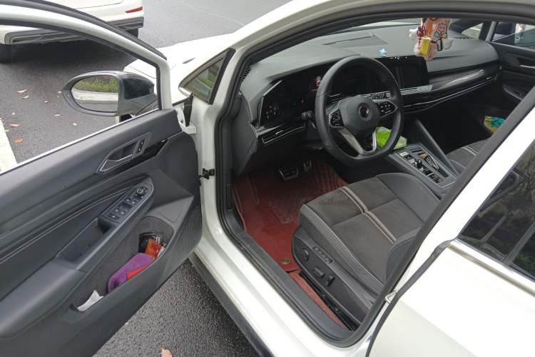 Used Volkswagen Golf 2023 280TSI DSG R-Line Lite Driver Seat