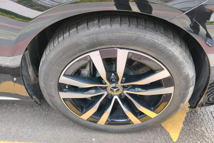 Used Mercedes-Benz S-Class 2023 Updated S 400 L Luxury Edition Right Front Wheel Hub