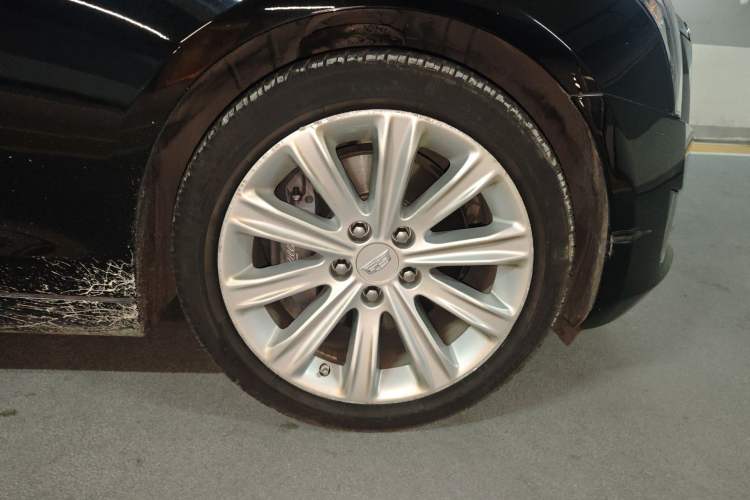 Used Cadillac ATS-L 2017 28T Tech Edition Right Front Wheel Hub