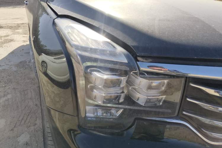 Used GAC Trumpchi GS8 2017 320T Two-Wheel Drive Luxury Smart Connectivity Version (7 Seats) Right Front Headlight