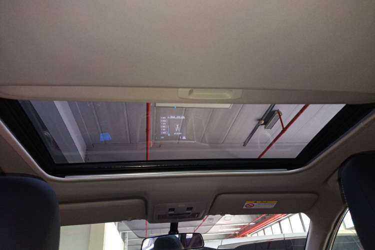 Used Toyota RAV4 2016 2.0L CVT Two-Wheel Drive Fashion Edition China V Standard Headliner