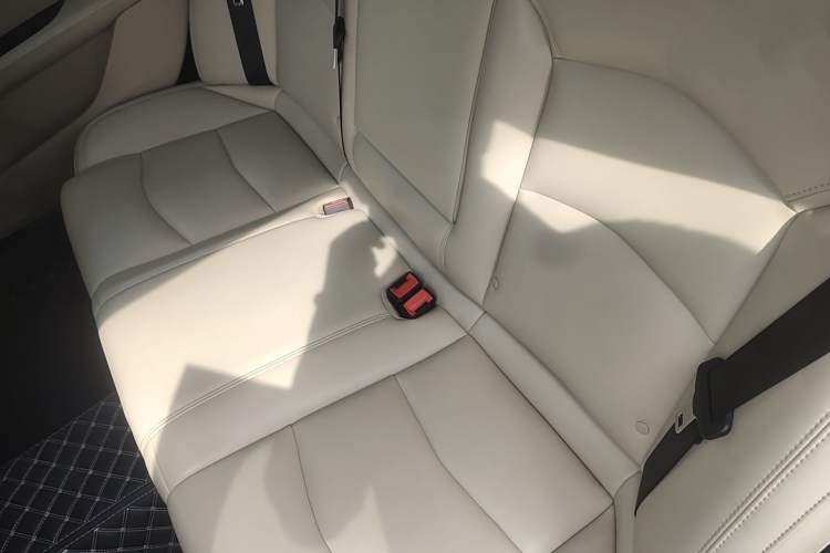 Used Cadillac CT6 2021 28T Fashion Edition Left Rear Seat