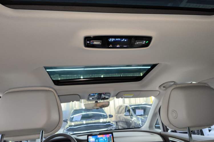 Used Roewe iMAX8 2023 400TGI Elite Edition
